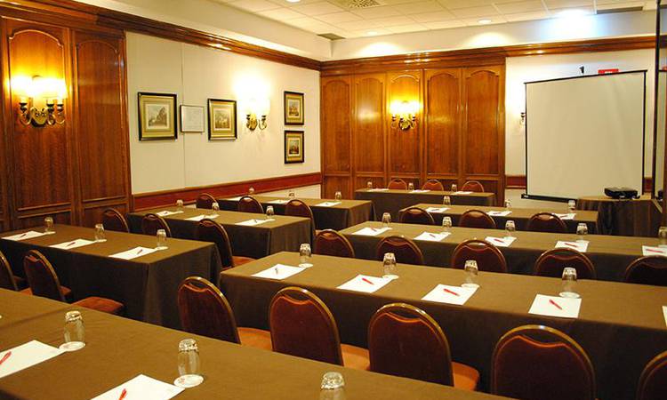 Salle Inglés Hotel ILUNION Romareda Saragosse Salle Inglés Hotel ILUNION Romareda Saragosse