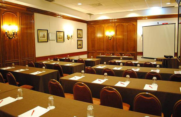 Salle Inglés Hotel ILUNION Romareda Saragosse