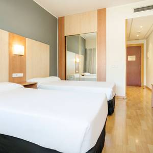 Chambre double Hotel ILUNION Romareda Saragosse